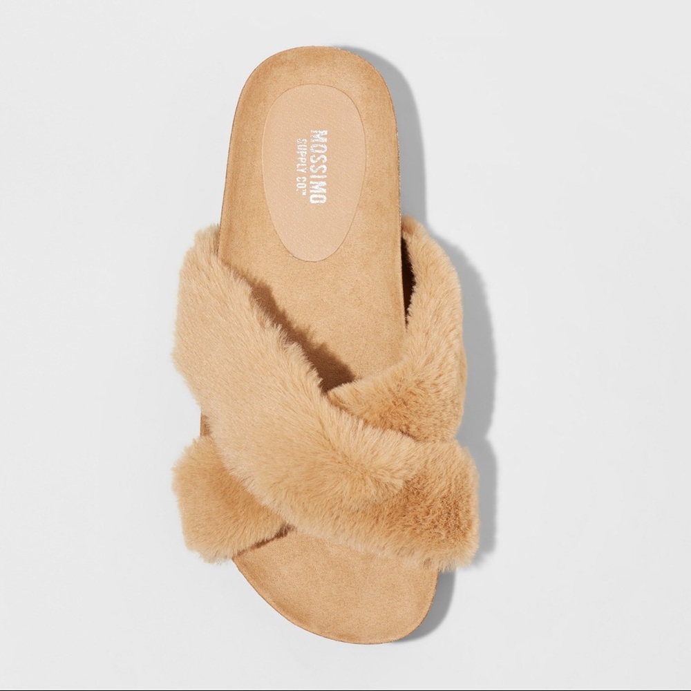 Women's Bella  Fur Crossband Footbed Cozy Sandal - Picture 4 of 8